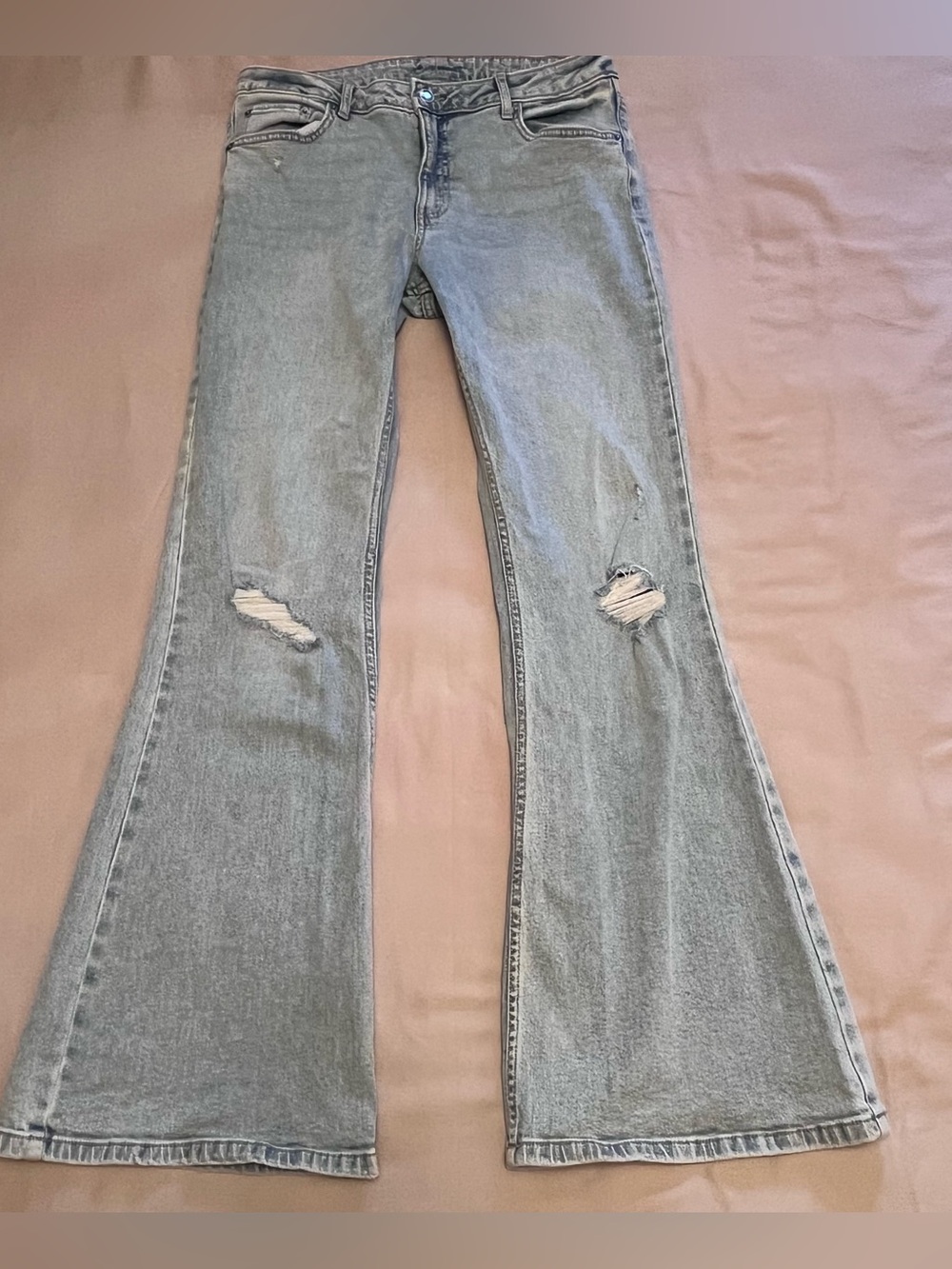 No Boundaries Woman’s Light Blue Distressed High Rise Flare Jeans Size 13